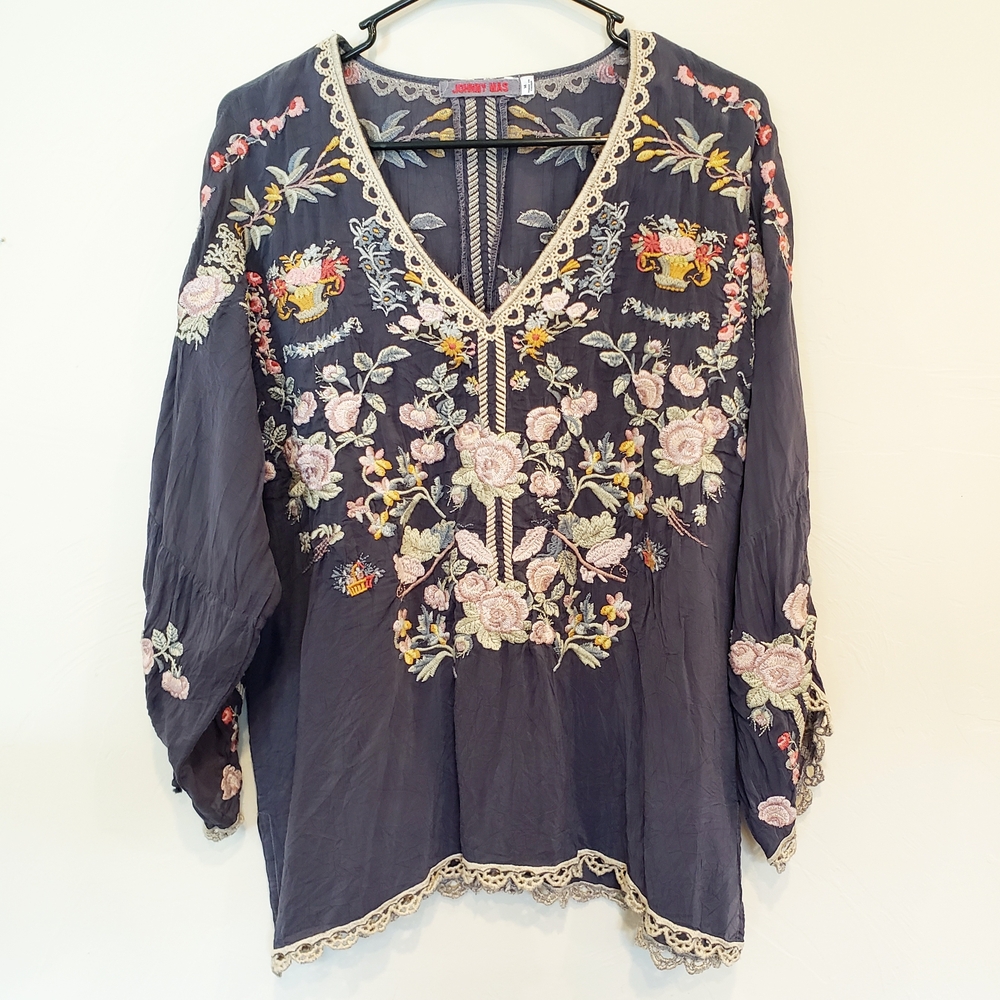 Johnny Was Embroidered Lantana Top in Graphite Color